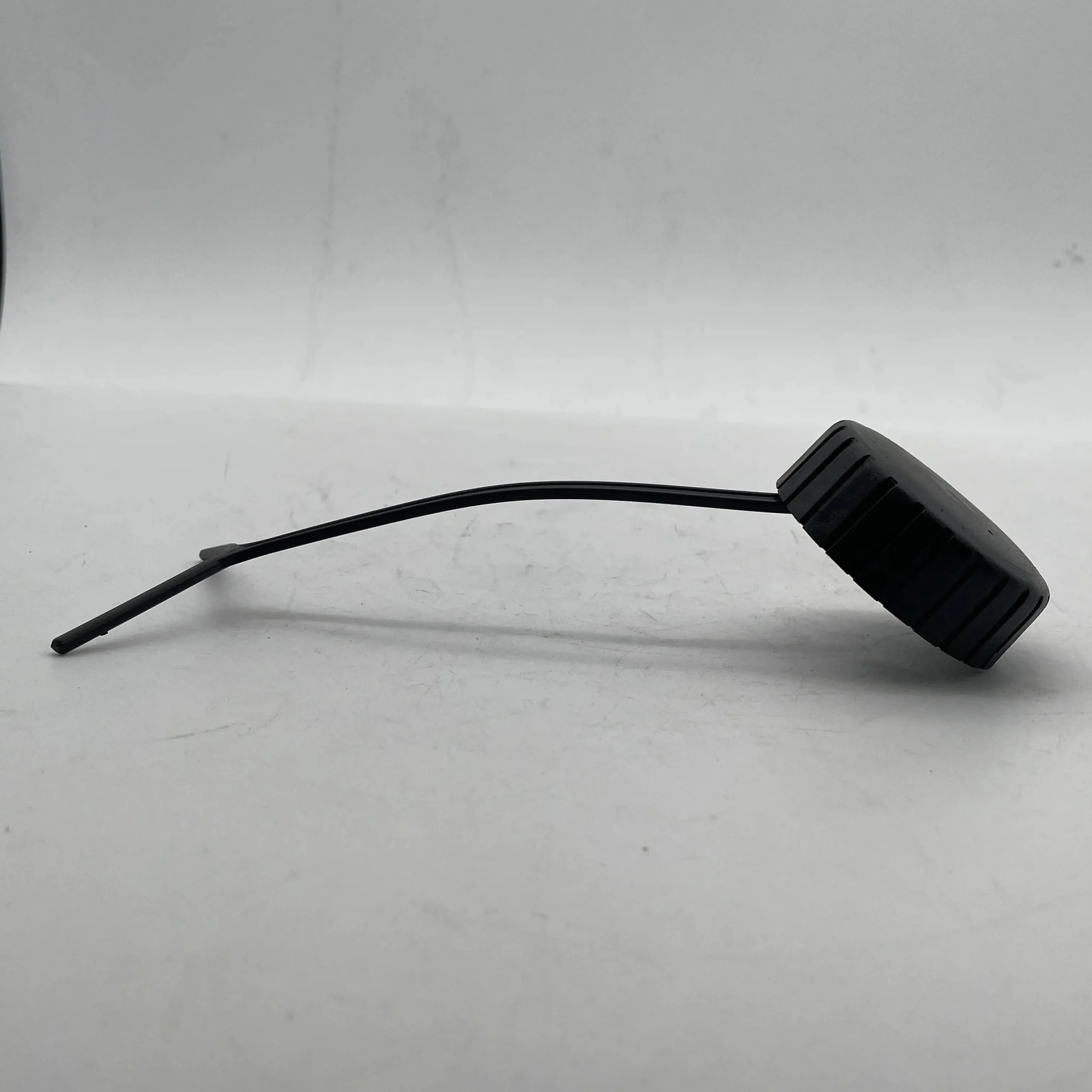 Genie Part # 72327GT – Coolant Ret Sys Cap