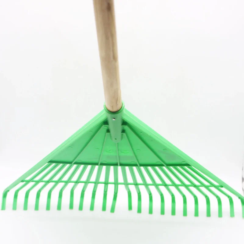 BrazTool Plastic Leaf Rake /w Handle