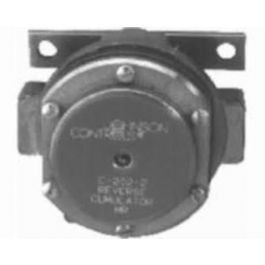 Johnson Controls C-202-2 Cumulator Reverse Acting 2:1 Ratio