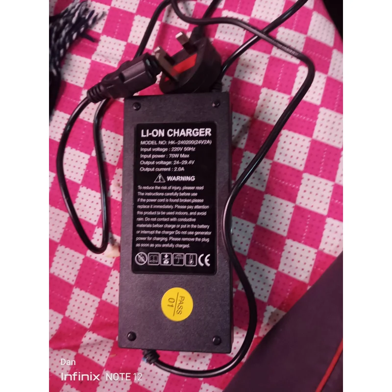 M-Chai Tea Harvester Li-Ion Battery Charger (24V/2A)