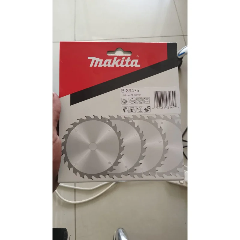 Makita 1167100 mm Wood Cutting Blade (30 Teeth)